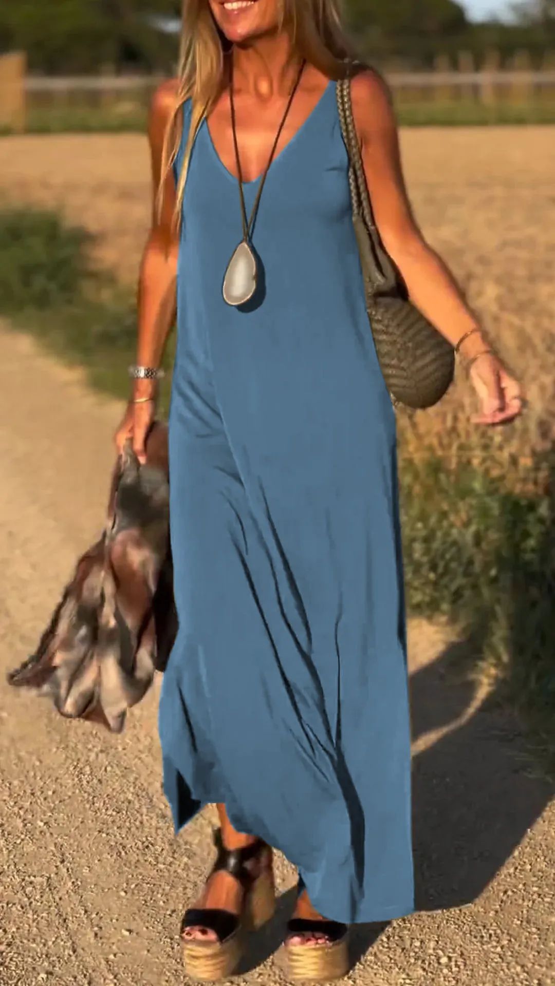 Robe Élégante à Fines Bretelles