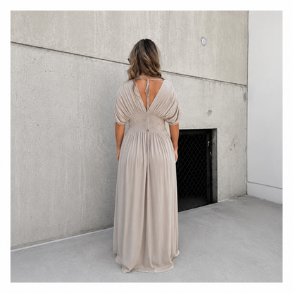 Robe Longue Élégance Ceinturée