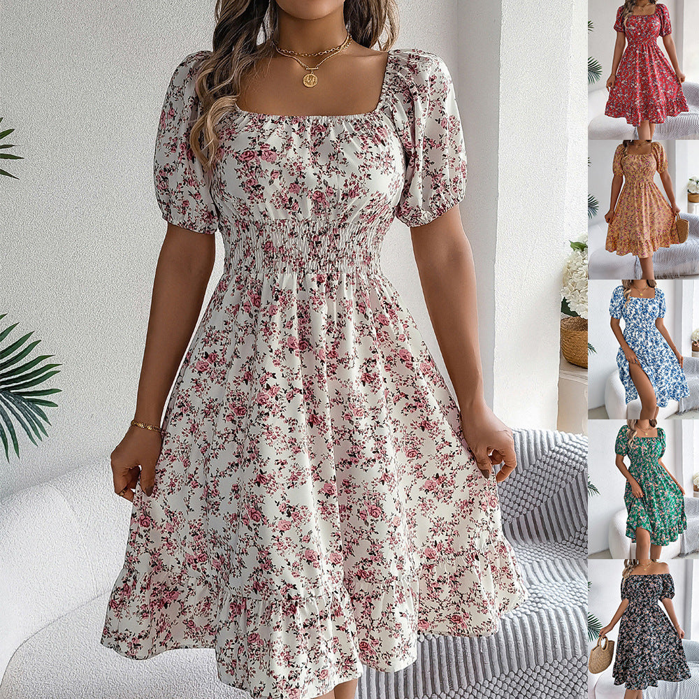 Robe Fleurie à Col Carré