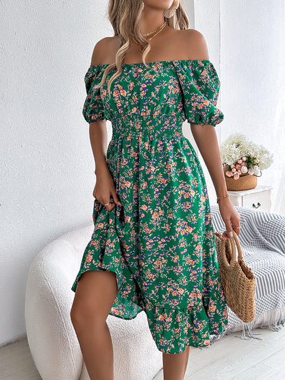 Robe Fleurie à Col Carré